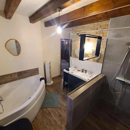 Dom wakacyjny Des 4 Vents 10 Pers Avec Sauna Bellefontaine (Vosges)